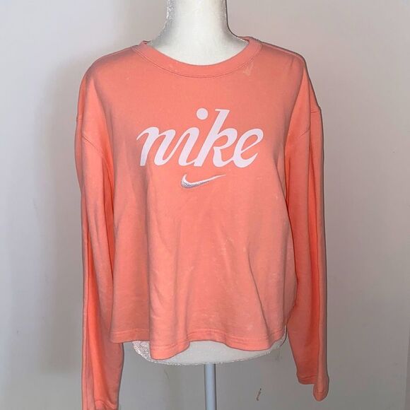 Nike Tops - NIKE Sweatshirt
